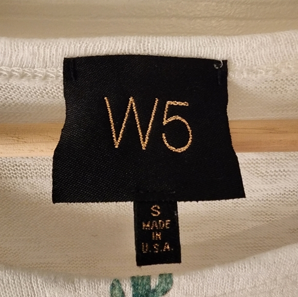 3/$40 White short sleeve shirt - Picture 2 of 4